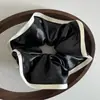 Anel de Cabelo de Cetim de Alta Qualidade Estilo Francês Estilo Chanel Preto e Branco Cor Dupla Anel de Cabelo de Intestino Grosso Corda de Cabelo com Bola Flor de Cabelo Acessórios de Cabelo para Mulheres
