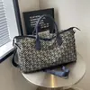 Bolsa de Viaje Portátil, Gran Capacidad, Bolsa de Equipaje Ligera, Bolsa Portátil para Deportes y Fitness para Uso al Aire Libre, Estilo Sencillo para Hombres y Mujeres, Adecuada para Entornos Urbanos