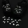 Zapatos Blancos Perla Leche con Agujeros y Lazo Flor Francesa Chica Gentil Hebilla de Zapato Cadena de Zapato Accesorios Desmontables Venta al por Mayor