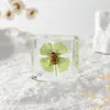A Fábrica de Artesanato Zhongkun vende espécimes de insetos genuínos como itens decorativos, embutidos em resina de alta transparência, como brinquedos científicos educativos para crianças.