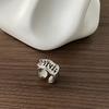 Diseño de nicho anillo de metal irregular con letra femenina Corea del Sur retro personalidad temperamento versátil moda Anillo abierto