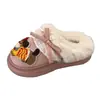 Bonitas y cómodas pantuflas de algodón 2026 diseño de caricatura, cálidas pantuflas peludas de interior para invierno en casa para mujer, nuevo modelo de suela gruesa
