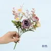 Ramo de Girasol y Rosa Flores Artificiales Ramo de Rosa y Manzanilla Estilo Europeo Ramo de Boda Arreglo Floral de Escritorio para el Hogar