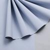 Papel de regalo Fufeng para ramo de flores, rollo de papel kraft de dos colores, resistente al desgarro, impermeable, materiales de embalaje floral al por mayor