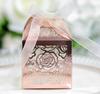 Caixa de doces de rosa oca para o Dia dos Namorados da Amazon caixa de presente de mão para casamento caixa de papelão para doces com fita Zhejiang em estoque