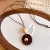 Collar de perlas con colgante de vidrio Maillard, diseño único, estilo vintage, cadena versátil para suéter, accesorio elegante para mujer