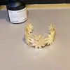 Anillo de Brazo de Flor de Metal Exagerado Transfronterizo Europeo y Americano para Mujer Dulce Fresco Chica Picante Mariposa Pulsera Dorada Pulsera de Brazo con Línea de Sentido Avanzado