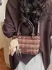 Bolsa bucket color block moderna com estampa xadrez, uma bolsa transversal e bolsa de mão fashion para mulheres, nova coleção outono 2026