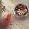 Joyas para uñas de lentejuelas de mica Maillard 2023 otoño e invierno Nuevo trozo de concha brillo papel de aluminio dorado usar joyas para uñas