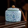 Tarro de Cerámica Azul Cielo Kiln Ru con Patrón de Loto, Caja de Almacenamiento de Té Pu'Er Exquisita de Alta Gama, Tarro de Almacenamiento Sellado, Artesanía Delicada