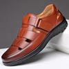 Sandálias de Couro Verão Vazadas Sapatos de Couro Sandálias Casuais Masculinas Sandálias Respiráveis com Furos Sapatos para Pais de Meia-idade e Idosos