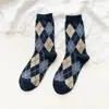 Calcetines de lana para mujer estilo británico retro de otoño e invierno, con diamantes, de tubo grueso y cálido, calcetines apilables, outlet de fábrica