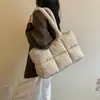Bolsa acolchoada xadrez grande transfronteiriça para mulheres, nova bolsa acolchoada de algodão 2026, grande capacidade, bolsa de ombro leve, bolsa de axila