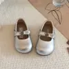 Zapatos dulces de princesa estilo coreano de alta calidad para niñas, zapatos de cuero versátiles con un tacto lujoso, zapatos de primavera de un solo color con lazo