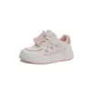Tênis de malha esportivo para meninas 2026 primavera/verão novo tênis infantil branco de malha respirável sapatos da moda para meninas
