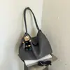 Bolso tote grande de gamuza retro de alta gama, nueva colección de invierno, bolso de hombro texturizado tejido a mano, se puede llevar bajo el brazo o cruzado