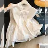 Nova Camisa Jacquard de Renda com Babados, Cadarço e Contas Estilo Coreano para Mulheres, Versátil para o Trabalho, Manga Longa, Coleção Primavera 2026