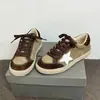 Zapatos Deportivos Casuales de Cuero Suave Estilo Coreano con Estrellas Retro Desgastadas para Mujer 2026 Otoño/Invierno Nuevos de Caña Baja Planos Zapatos de Entrenamiento Alemanes