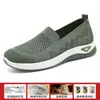 Sapatos Femininos Transfronteiriços Tamanho Grande Sapatos Atacado Malha Respirável Sapatos Casuais Cor Sólida Versátil Sapatos Baixos