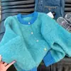 Início do Outono 2025 Casaco Curto de Tricô de Cor Quente para Mulheres Novo Estilo Estilo Preguiçoso Cardigan Suéter Petite Top para Mulheres