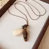 Collar de cordón de cuero con cuentas de madera y colgante cuadrado geométrico, cadena para la clavícula de estilo étnico vintage, accesorio de diseño nicho