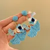 Pendientes de Flor de Rafia Aguja de Plata Hoja de Ginkgo, Pendientes de Lujo Ligero de Gama Alta, Accesorios para Orejas de Moda Personalizados con un Diseño Único