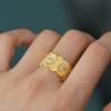 Anel de margarida de ouro de duas cores feito à mão italiano escovado pano vento edição larga Quan Zhilong mesmo estilo flor de diamante feminino