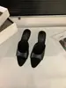 Primer Encuentro con las Sandalias de Tacón Grueso con Punta Abierta de la Temporada para Mujer, Adecuadas para Usar Afuera, Verano 2026, para Combinar con Faldas, Estilo Francés, Negro
