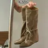 2026 Nuevas Botas de Tacón Cuadrado Puntiagudas de Estilo Vintage de 4 cm de Altura Botas Vaqueras Altas para Mujer