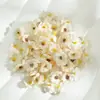 J 3cm Flor Artificial Margarida de Três Camadas Cabeça DIY Acessórios de Cabelo Feitos à Mão Chapéu Decoração de Flores Artificiais Materiais Item Quente Transfronteiriço