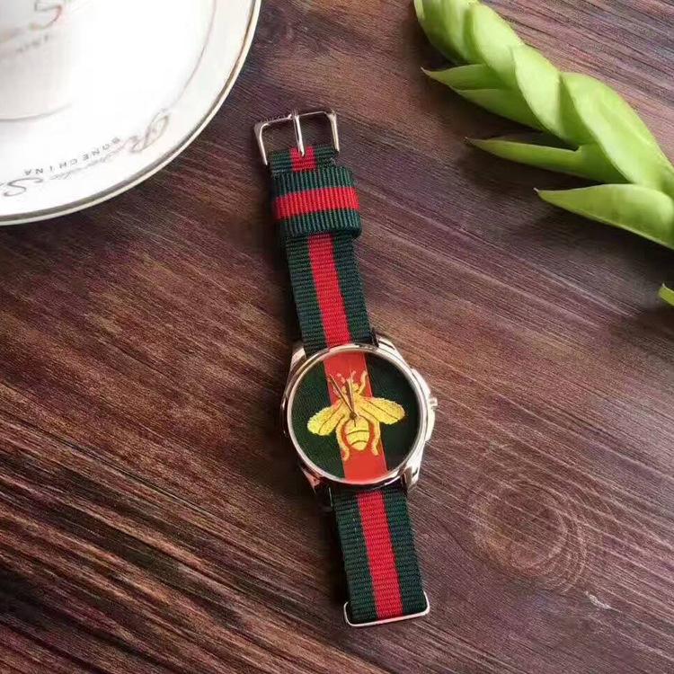 蜜蜂面尼龙带石英手表 Watch