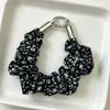 Nuevo brazalete de tela plisado floral pequeño vintage, cordón corto para teléfono, correa versátil para llavero, en stock