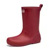Botas de lluvia de moda hasta la pantorrilla para padres e hijos, unisex para niños pequeños y mayores, impermeables y antideslizantes, adecuadas para actividades al aire libre y senderismo