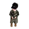 Roupa de Primavera para Meninos 2026 Nova Estilosa Infantil Estampa de Letras Camuflagem Manga Longa e Calça Larga para Bebês