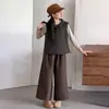 Conjunto de niña 2026 nuevo estilo japonés retro moderno holgado adelgazante chaleco de punto y camiseta básica conjunto de tres piezas