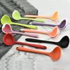 Cuchara multifuncional práctica semipermeable de silicona en stock cuchara para cocinar cuchara de silicona integrada para el hogar