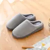 Chinelos de Flanela de Algodão Cor Sólida de Inverno para Casal Casa Interior Piso Quente Confortáveis Chinelos de Algodão Lua para Homens e Mulheres Atacado