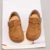 Zapatos Birkenstock Estilo Coreano para Niños Nuevos Modelos Primavera y Otoño 2025 Zapatos de Cuero para Niñas Mocasines de Moda para Niños Zapatos Versátiles para Bebé
