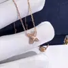 Collar con cadena de Singapur con borde cruzado, chapado en oro rosa de 18 quilates, para clavícula femenina, regalo de platino.