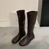 Versión de cuero genuino ~ Botas largas ajustadas de suela plana, que aumentan la altura, de punta redonda para mujeres petite, botas largas elásticas para mujer, botas Martin versátiles