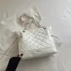 Gran Capacidad Casual Color Sólido 2026 Nuevo Patrón de Diamantes Fiesta Nocturna Exquisito Muy Elegante Capacidad Bolso Tote Cruzado de Hombro Único para Mujer
