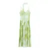 Estilo vacacional junto al mar, vestido camisola tie-dye de nicho para mujer, verde verano, fresco y elegante, con una falda larga y fluida