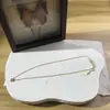 Nuevo Collar de Acero de Titanio que No se Desvanece con Diamante Blanco y Diamante Verde de Cuatro Flores Set de Collares Estilo Ins Collar de Nicho que No se Desvanece