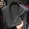 Chaleco de lana con doble bolsillo, cárdigan de punto con patrón de rombos, chaleco de color liso para hombre para otoño e invierno con cuello en V, prenda de abrigo para hombre de mediana edad
