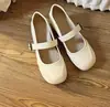 Sapatos Mary Jane elegantes de salto grosso com corte baixo estilo francês para mulheres, novidade 2026 primavera e outono, sapatos versáteis de tira única para o dia a dia