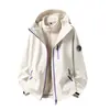 Chaqueta de otoño e invierno estilo Luotuo para mujer petite, abrigo de montañismo tres en uno resistente al viento e impermeable para exteriores, versión engrosada para hombre