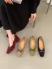 Zapatos únicos de tacón grueso, punta fina y corte bajo, estilo retro, nueva versión coreana de otoño, versátiles y modernos sin cordones