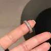 Anel Elegante Frio Luz Anel Aberto de Luxo Design de Nicho Feminino Anel de Dedo de Alta Qualidade Anel Simples Elegante para Todos os Fósforos