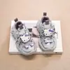 Tênis Esportivo Feminino Kt Cat 2026 Novo Modelo Tênis Infantil de Malha Respirável Tênis Casuais de Corrida para Meninas Mais Velhas