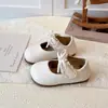 Zapatos Mary Jane de cuero para niñas de 3 a 6 años, estilo primavera y otoño, suela blanda, zapatos de princesa con lazo, zapatos de vestir sencillos para niños, negros, versión coreana